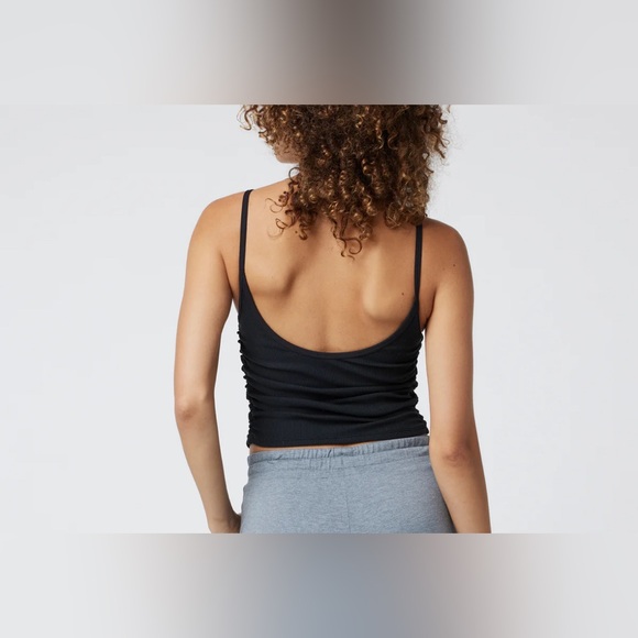 NWT Vuori Rib Ruched Tank - Picture 2 of 6